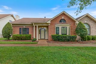 8567 Sawyer Brown Rd, Nashville, TN 37221