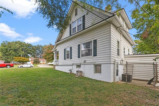 109 Vine Street, Leavenworth, KS 66048