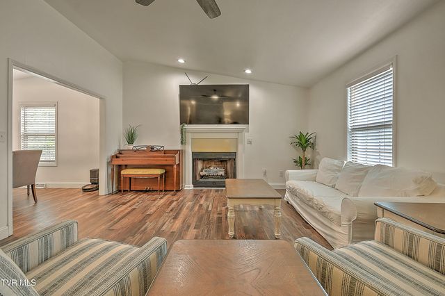 110 Jenny Lane, Jonesborough, TN 37659