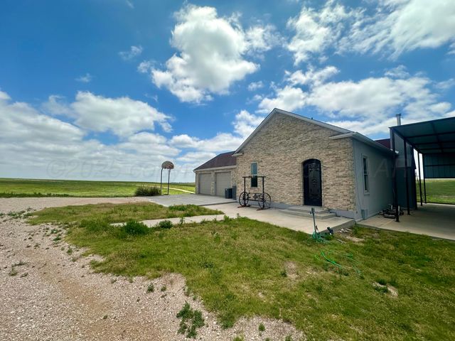 5100 CR L, Stratford, TX 79084