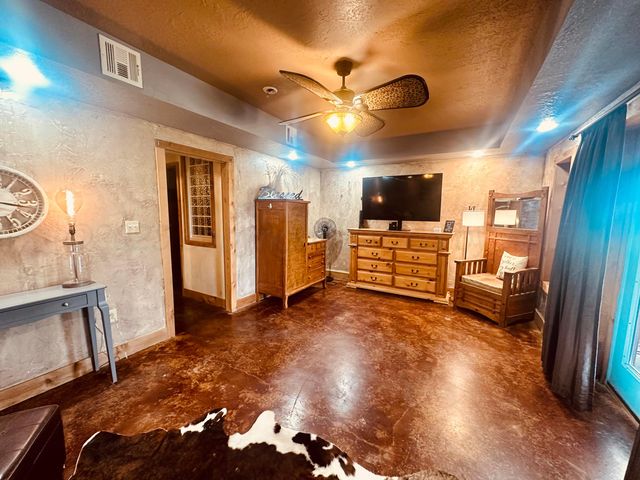 5100 CR L, Stratford, TX 79084