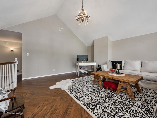 789 Hill Avenue, Glen Ellyn, IL 60137