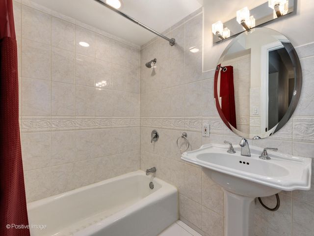 789 Hill Avenue, Glen Ellyn, IL 60137