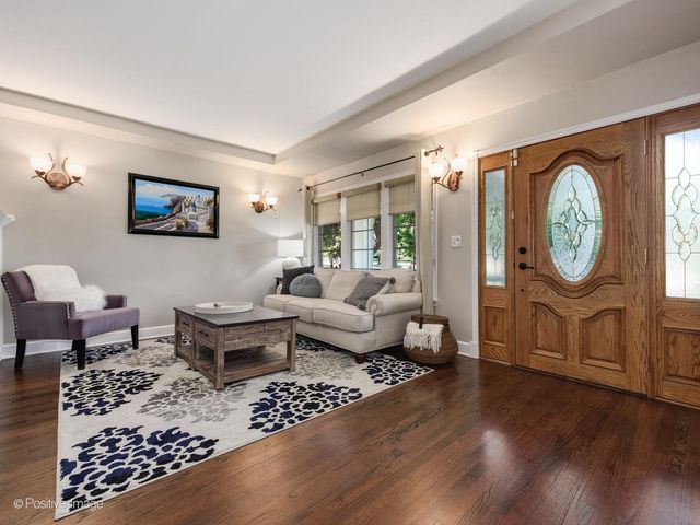 789 Hill Avenue, Glen Ellyn, IL 60137