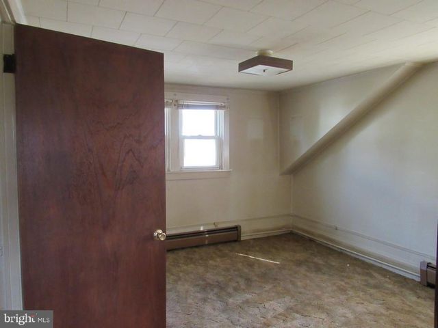 8 FAIRVIEW AVE, Bausman, PA 17504