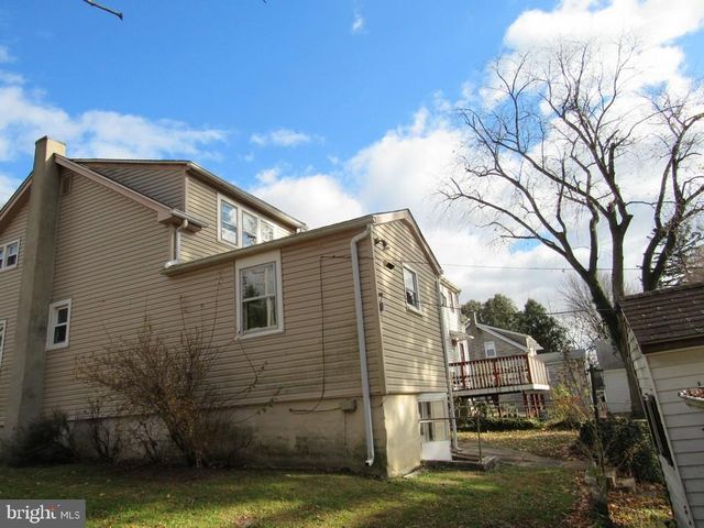 8 FAIRVIEW AVE, Bausman, PA 17504