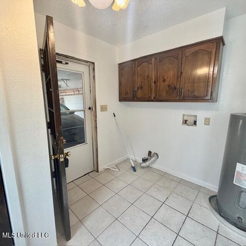 1301 Heidenheim Drive, Pascagoula, MS 39581