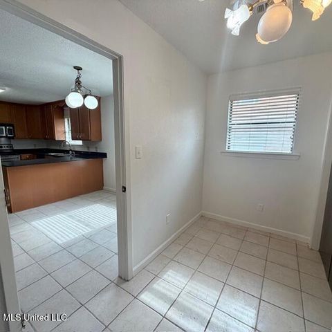 1301 Heidenheim Drive, Pascagoula, MS 39581