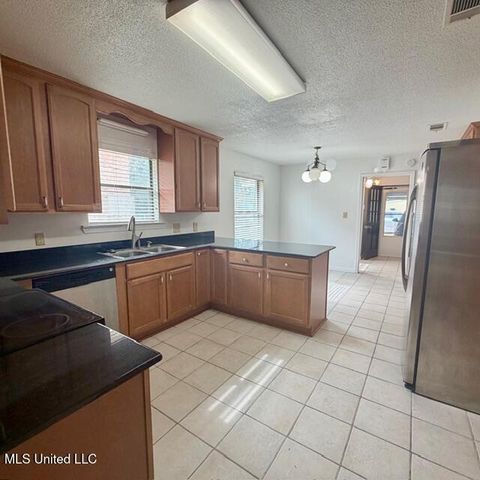 1301 Heidenheim Drive, Pascagoula, MS 39581