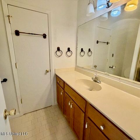 1301 Heidenheim Drive, Pascagoula, MS 39581