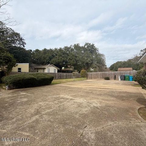 1301 Heidenheim Drive, Pascagoula, MS 39581