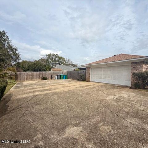 1301 Heidenheim Drive, Pascagoula, MS 39581