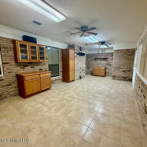 1301 Heidenheim Drive, Pascagoula, MS 39581