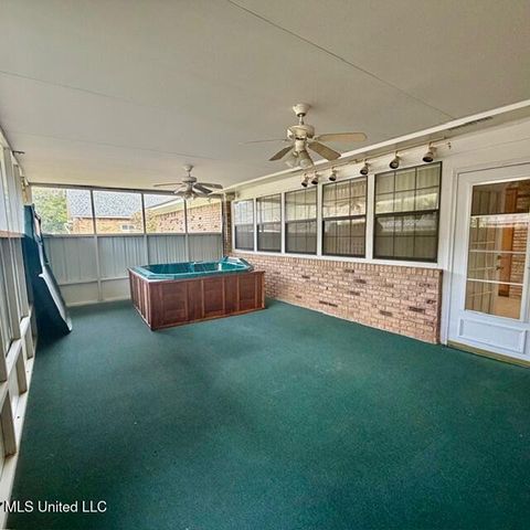 1301 Heidenheim Drive, Pascagoula, MS 39581