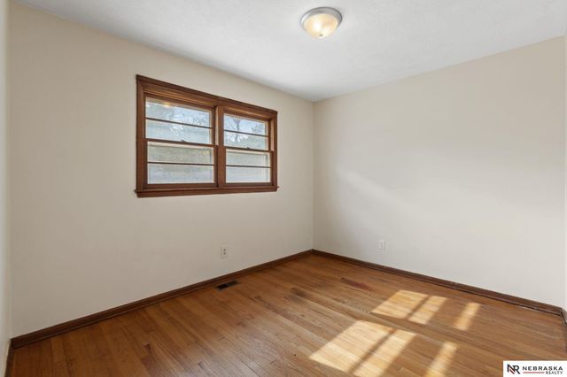 7629 Nebraska Avenue, Omaha, NE 68134