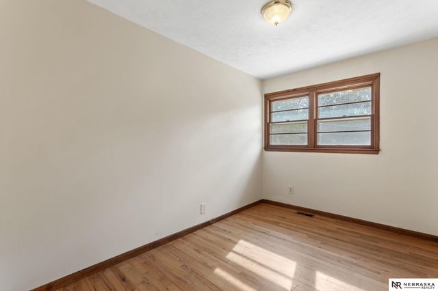 7629 Nebraska Avenue, Omaha, NE 68134