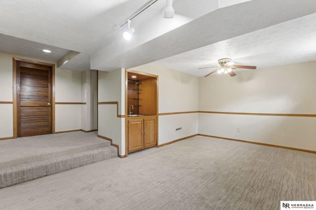 7629 Nebraska Avenue, Omaha, NE 68134