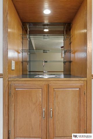 7629 Nebraska Avenue, Omaha, NE 68134