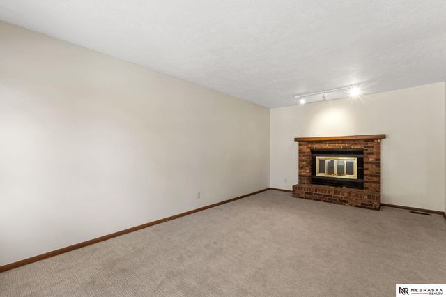 7629 Nebraska Avenue, Omaha, NE 68134