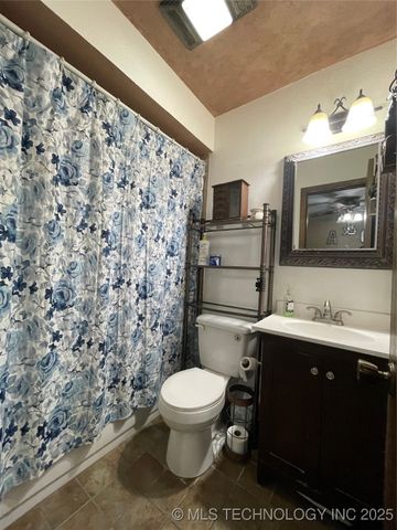 270 Hickory, Lone Grove, OK 73401