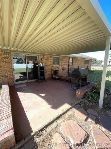 270 Hickory, Lone Grove, OK 73401