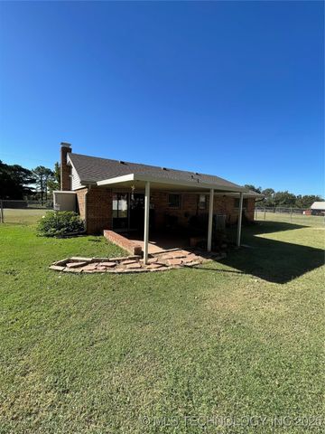 270 Hickory, Lone Grove, OK 73401