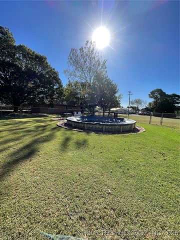 270 Hickory, Lone Grove, OK 73401