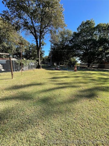 270 Hickory, Lone Grove, OK 73401