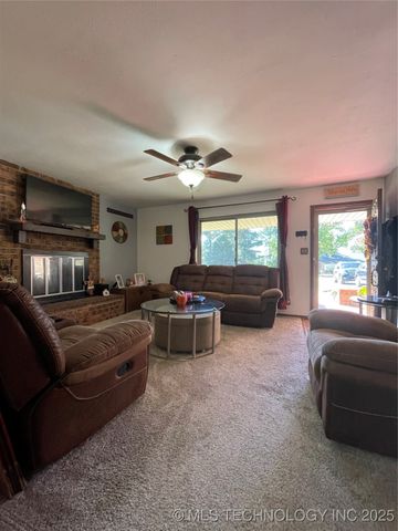 270 Hickory, Lone Grove, OK 73401