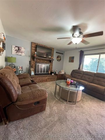 270 Hickory, Lone Grove, OK 73401