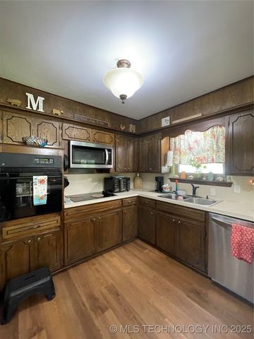 270 Hickory, Lone Grove, OK 73401