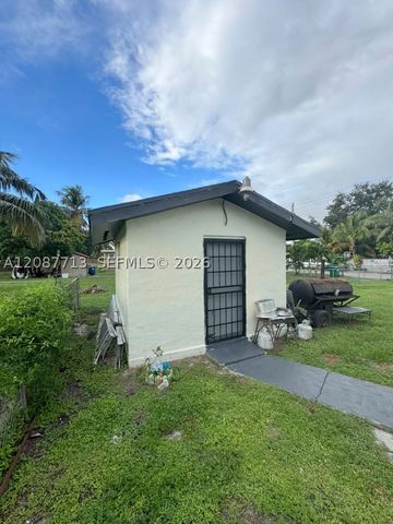 2101 NW 87th St, Miami, FL 33147