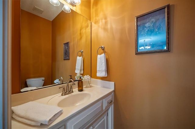 8202 W 144th Terrace, Overland Park, KS 66223