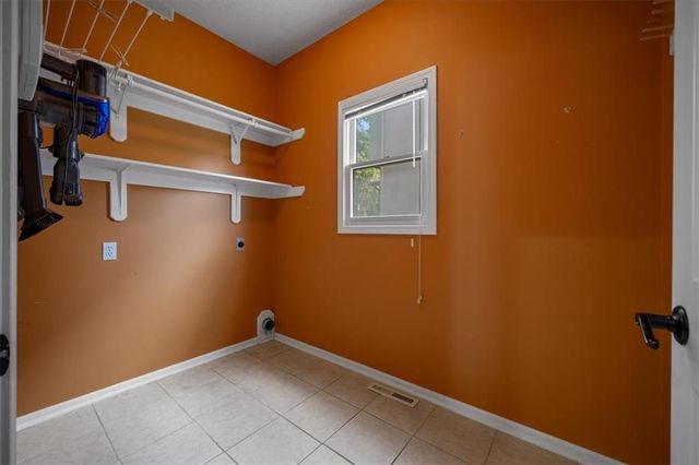 8202 W 144th Terrace, Overland Park, KS 66223