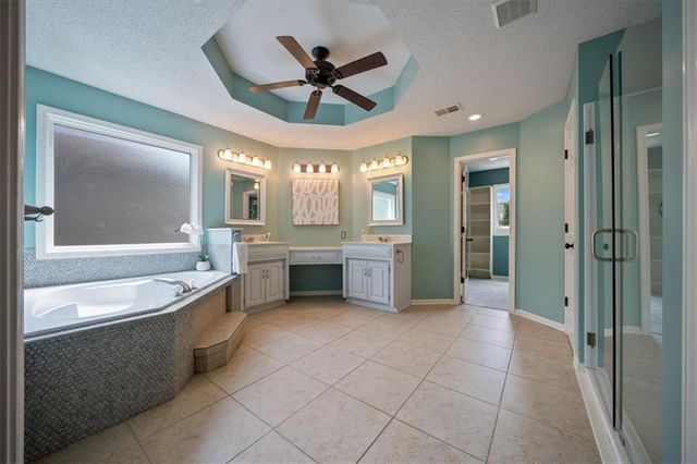8202 W 144th Terrace, Overland Park, KS 66223