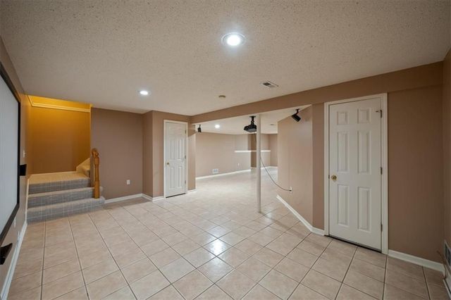8202 W 144th Terrace, Overland Park, KS 66223