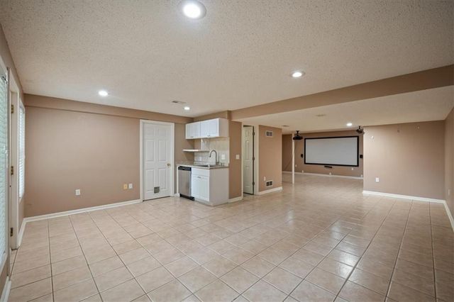 8202 W 144th Terrace, Overland Park, KS 66223