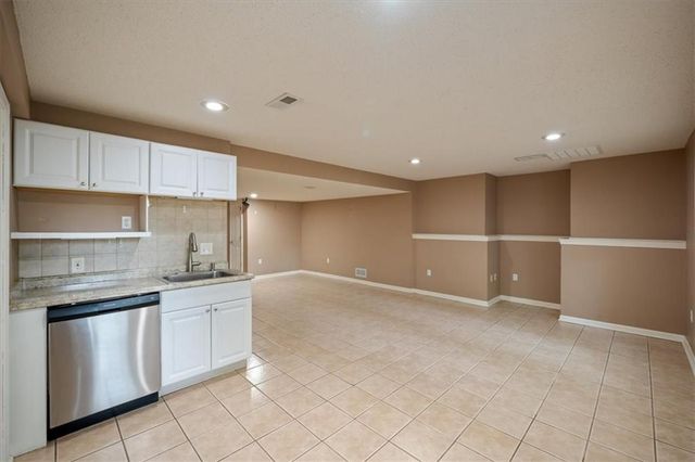 8202 W 144th Terrace, Overland Park, KS 66223