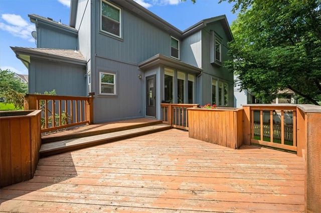 8202 W 144th Terrace, Overland Park, KS 66223