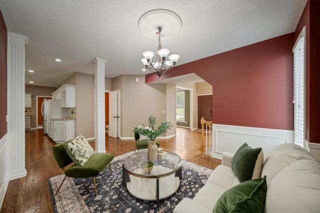 8202 W 144th Terrace, Overland Park, KS 66223