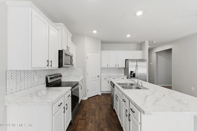 5853 CALVARY Drive, Jacksonville, FL 32244