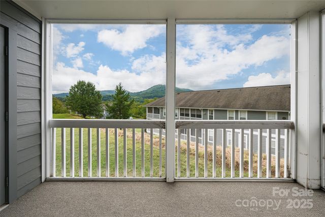 4805 Breakers Lane, Asheville, NC 28806