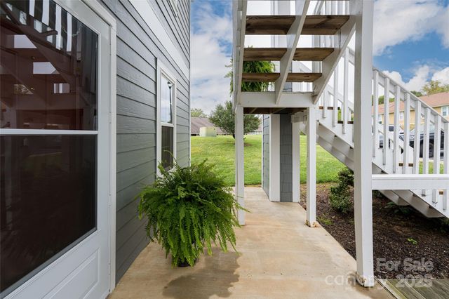 4805 Breakers Lane, Asheville, NC 28806