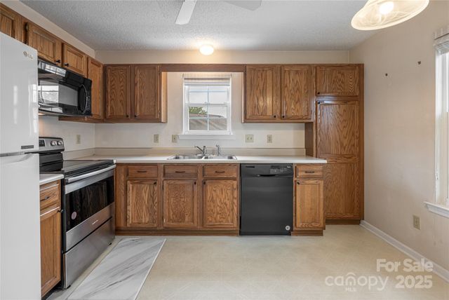 4805 Breakers Lane, Asheville, NC 28806