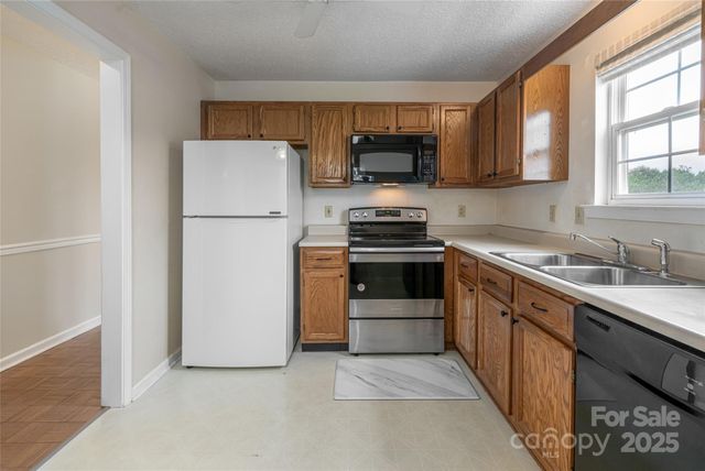 4805 Breakers Lane, Asheville, NC 28806