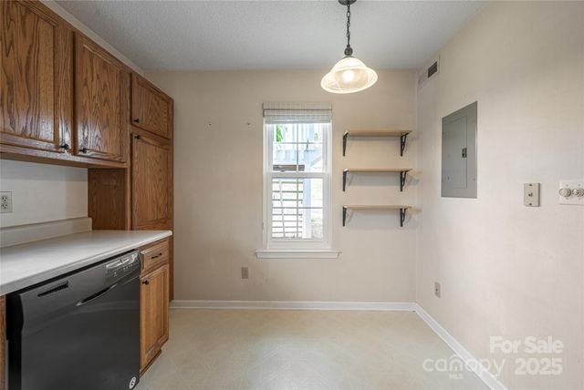 4805 Breakers Lane, Asheville, NC 28806