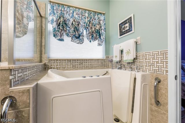 3188 Amadora CIR, Cape Coral, FL 33909