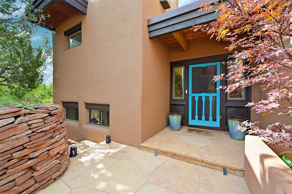 794 Calle Altamira, Santa Fe, NM 87501