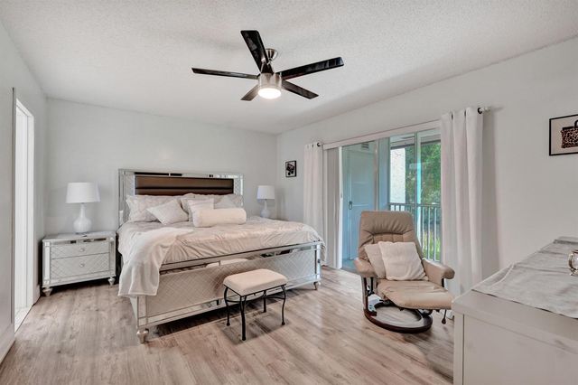 130 LAKE MERYL Drive 227, West Palm Beach, FL 33411