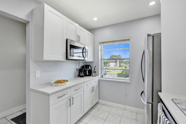 130 LAKE MERYL Drive 227, West Palm Beach, FL 33411